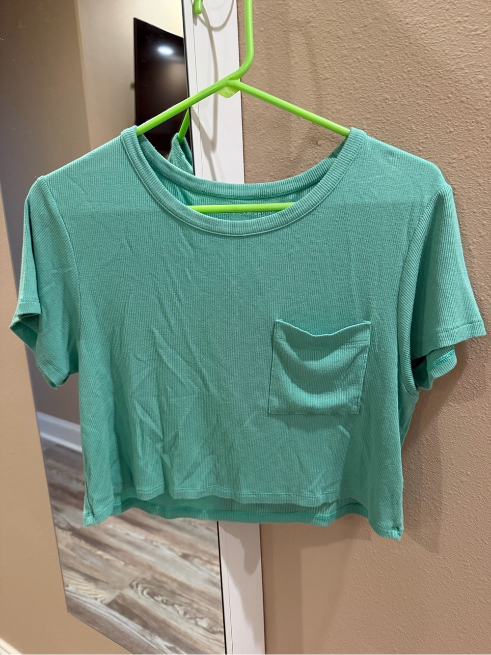 American Eagle Outfitters Mint Green Cropped Pocket Tee